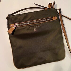 michael kors crossbody bag